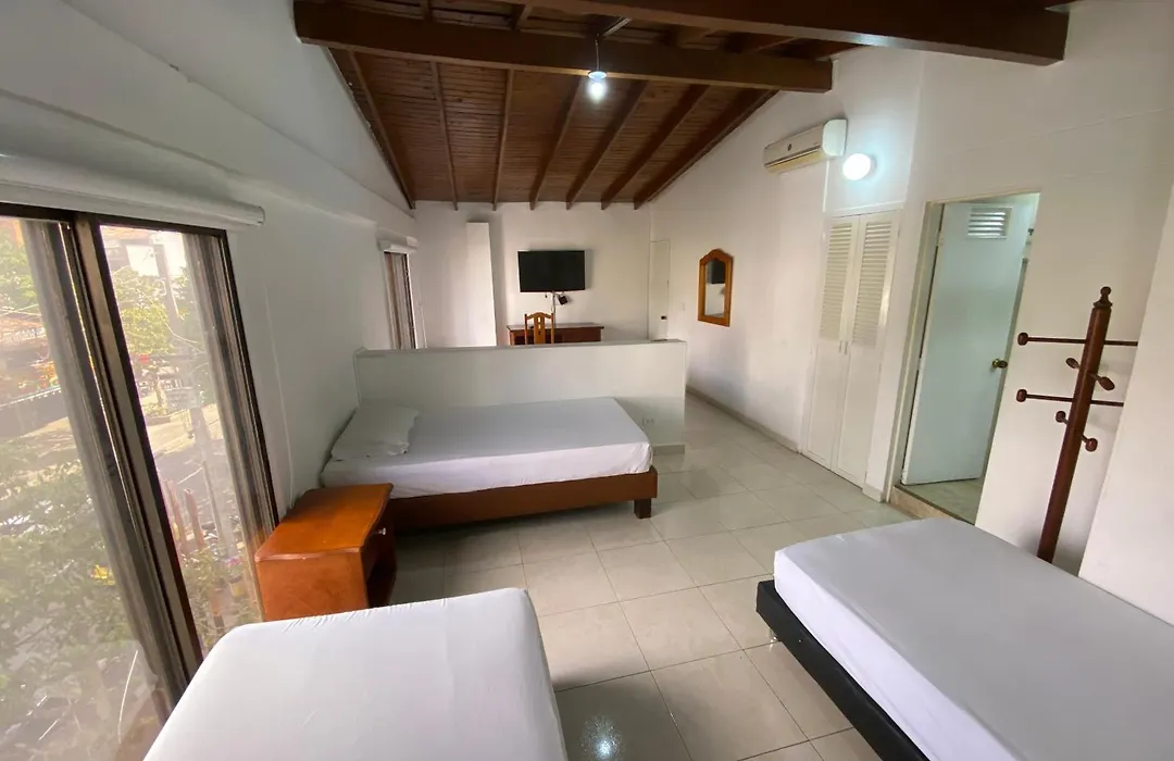 Hotel Laureles 70-1
