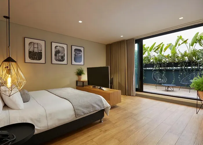 14 Urban Hotel Medellin